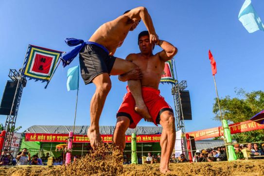 Sinh village wrestling festival - traditional cultural beauty of Hue